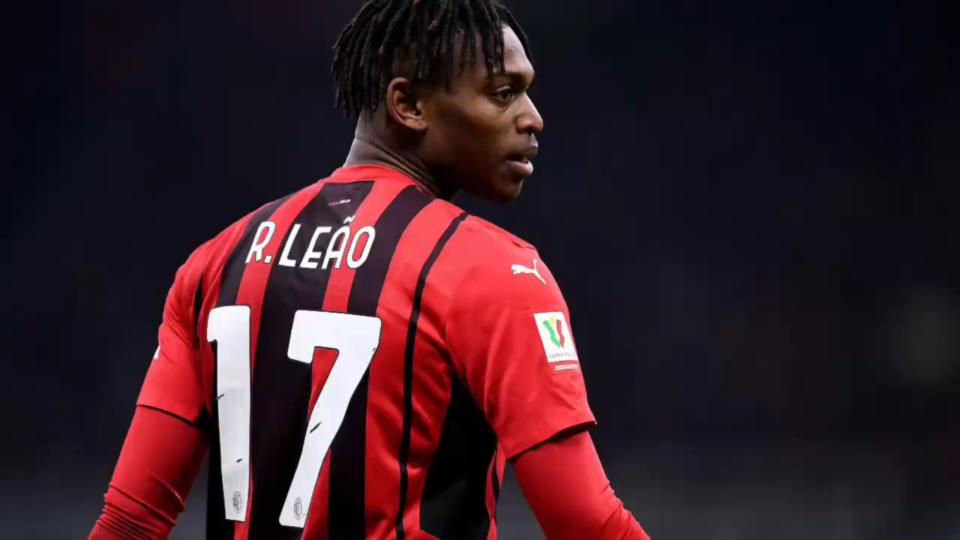 荷兰轻取AC米兰，伊布惊艳四座