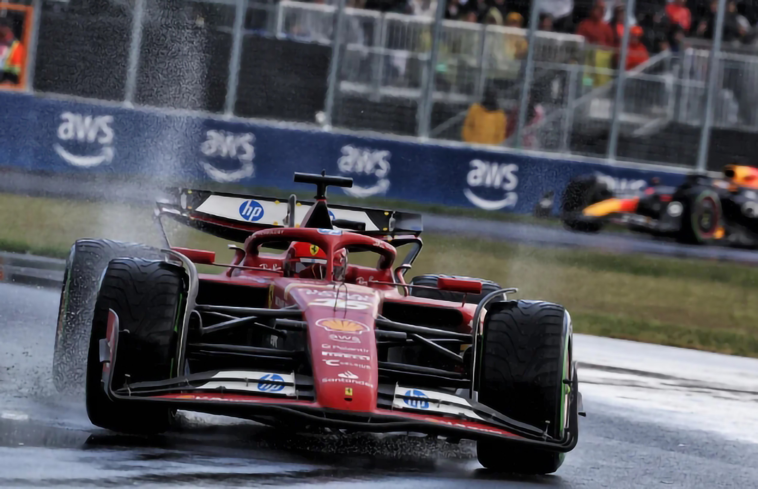 雷诺车队完胜法拉利，塞恩斯状态火热