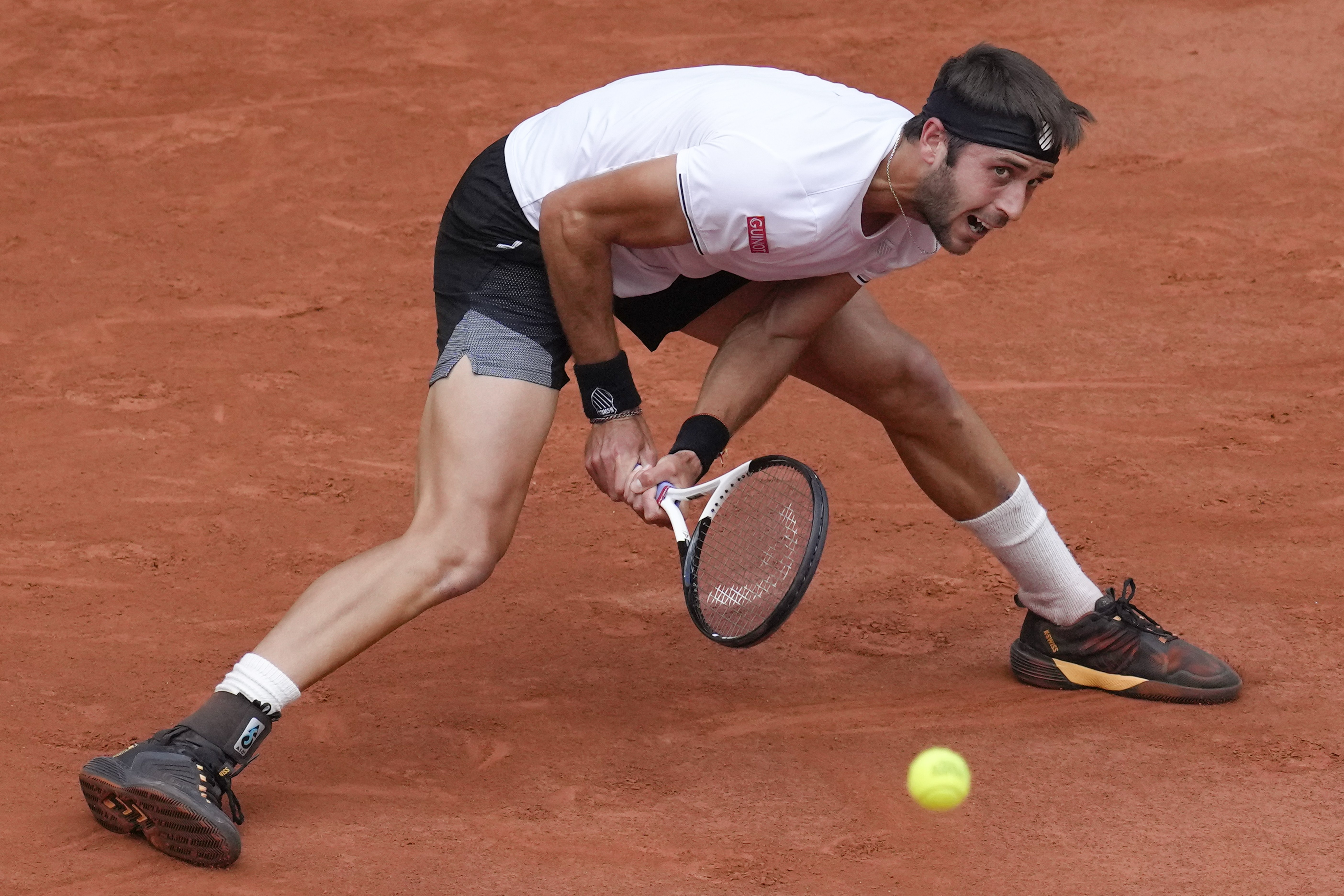 法网险胜联合杯，兹维列夫惊艳四座