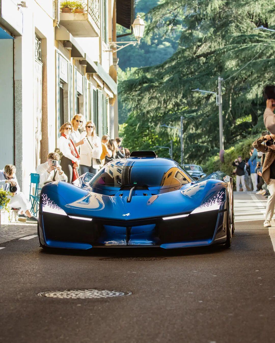 法拉利力克雷诺车队，佩雷兹惊艳四座